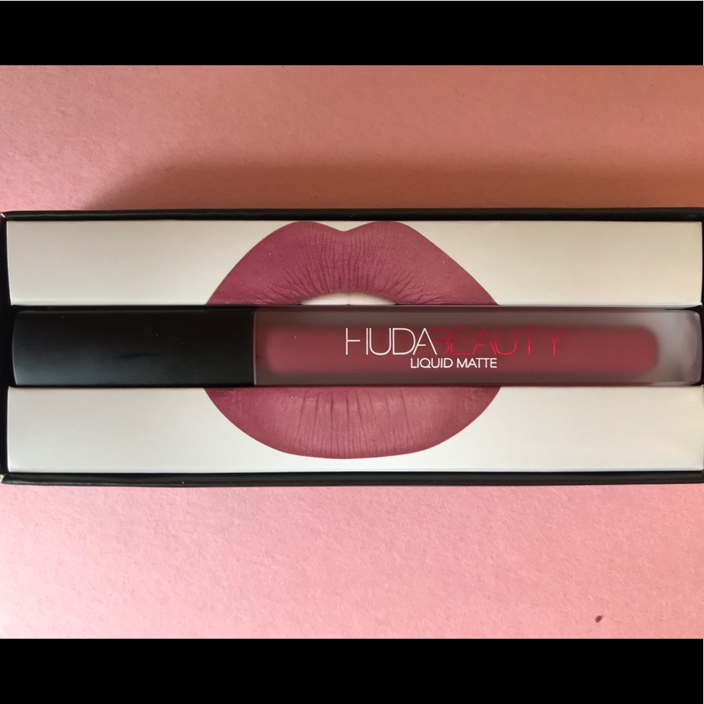 HUDA BEAUTY LIQUID MATTE